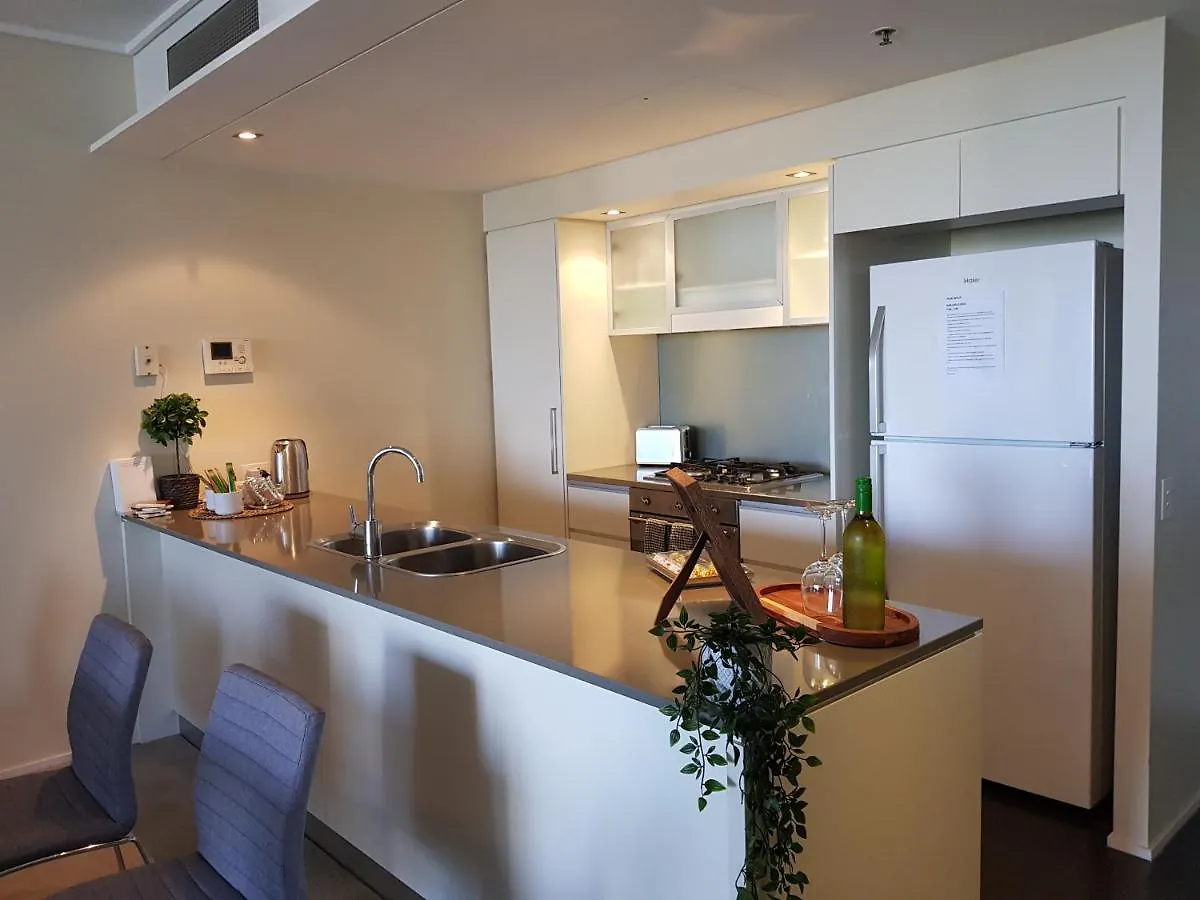 Amazing River View - 3 Bedroom Apartment - Brisbane Cbd - Netflix - Fast Wifi - Carpark 0*,  Australia